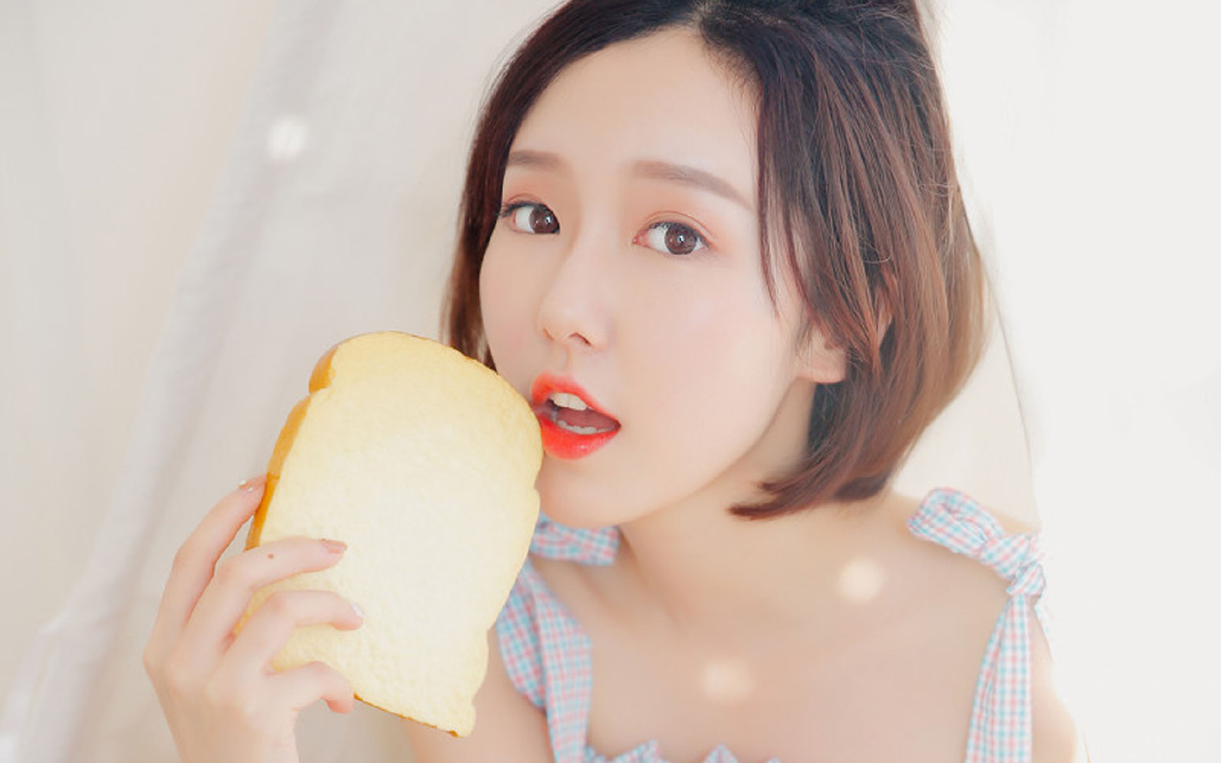 现场激情：观众席爆满，掌声雷动！，现场激情澎湃是什么意思