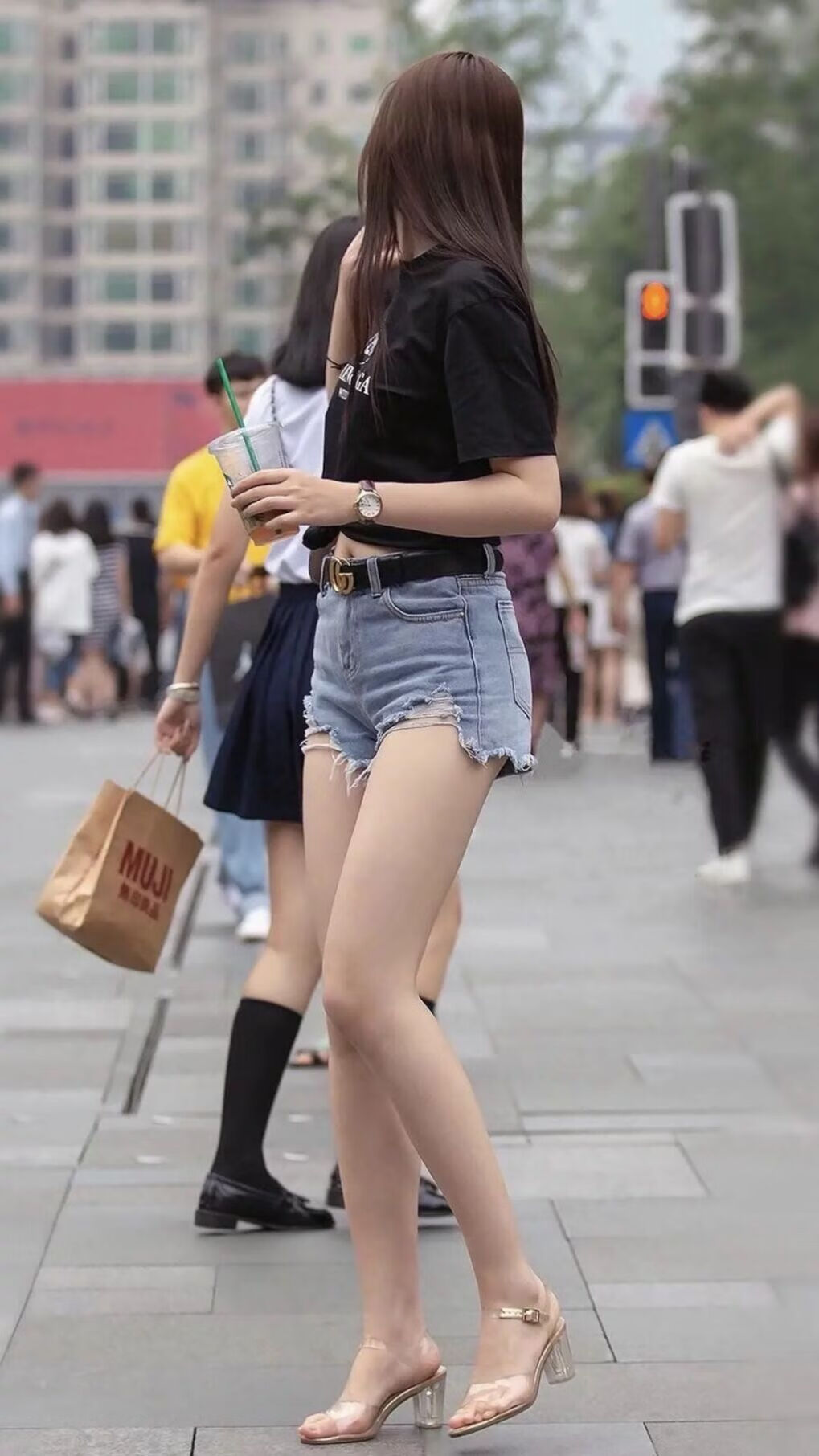 球员之间的友谊和竞争，体育精神的最佳体现，球员之间用什么语言交流