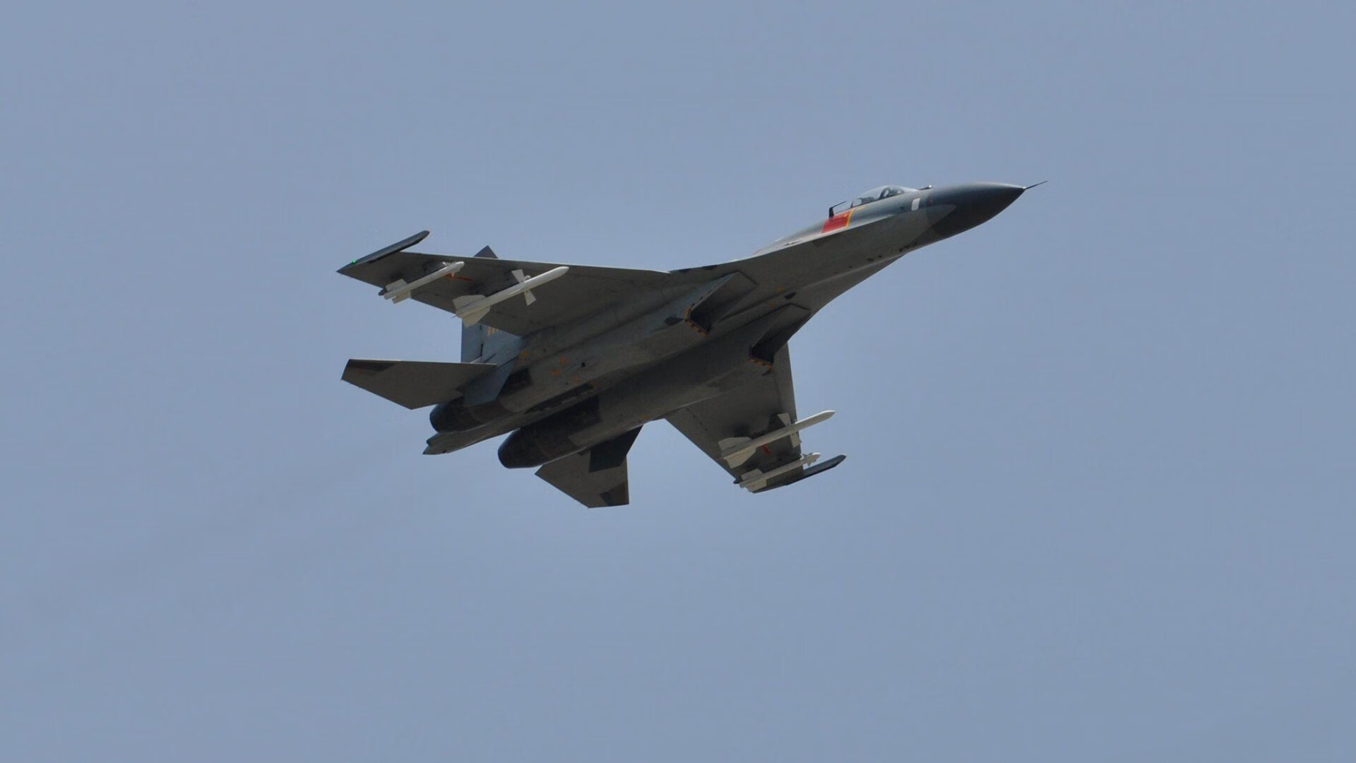 里昂主力中场遭遇严重伤病,或将缺席多场比赛,里昂首发