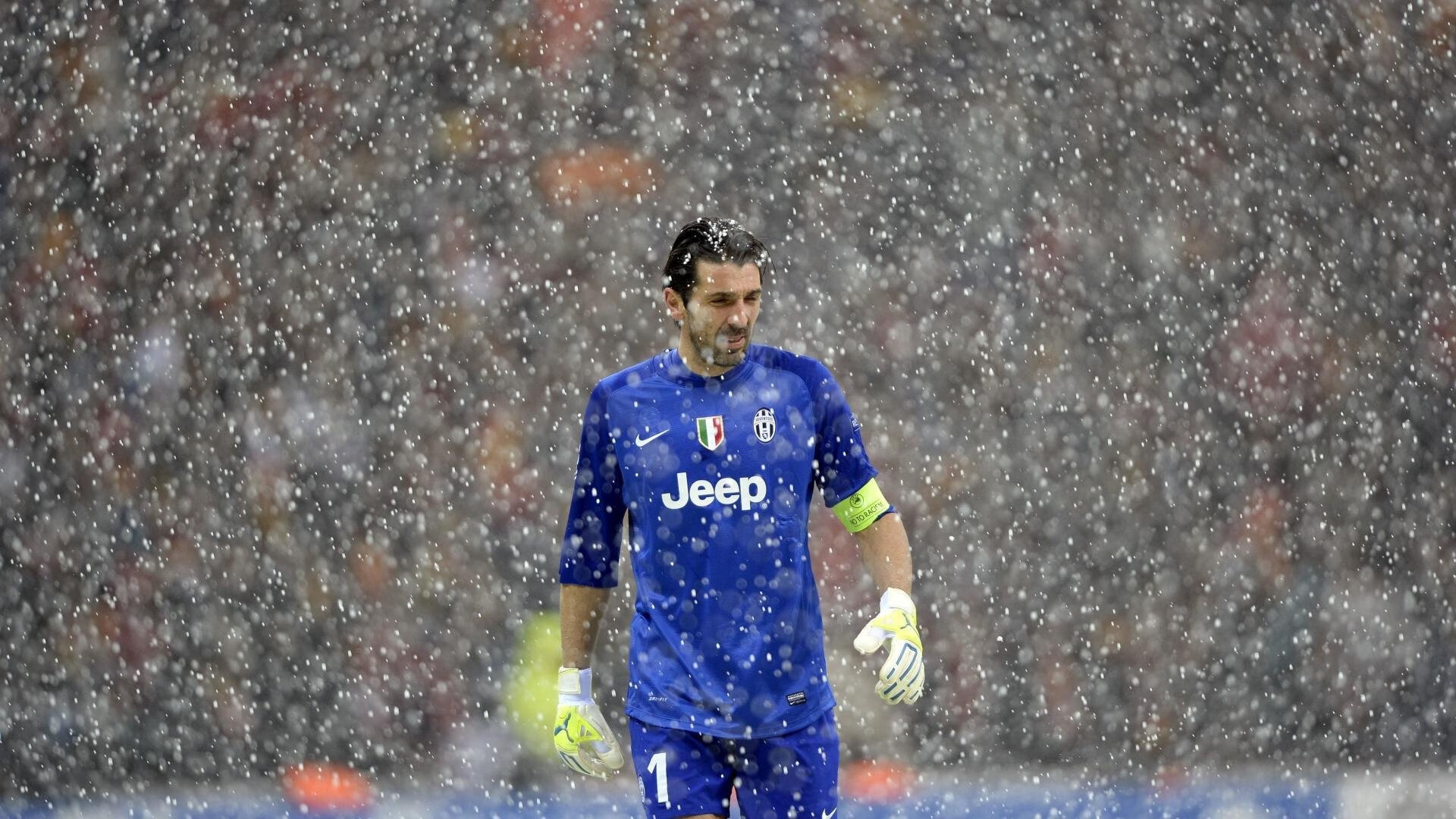 西甲:瓦伦西亚2-1爆冷击败皇马,精彩逆转令人振奋,瓦伦西亚二队